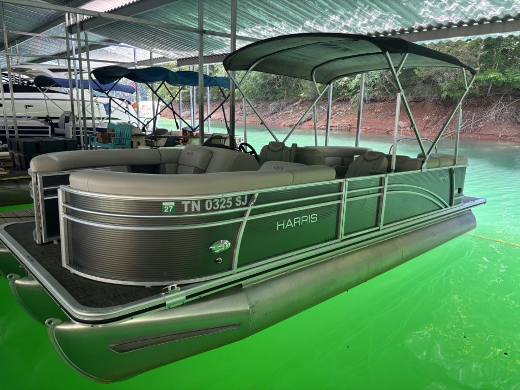 This image is by Aquaknox Marine.